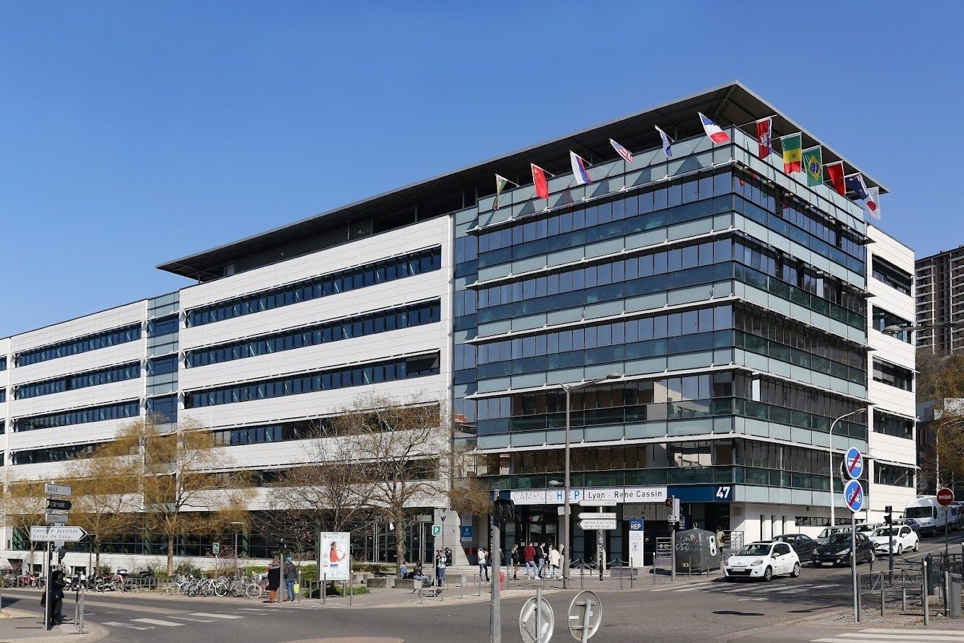 IDRAC Business School